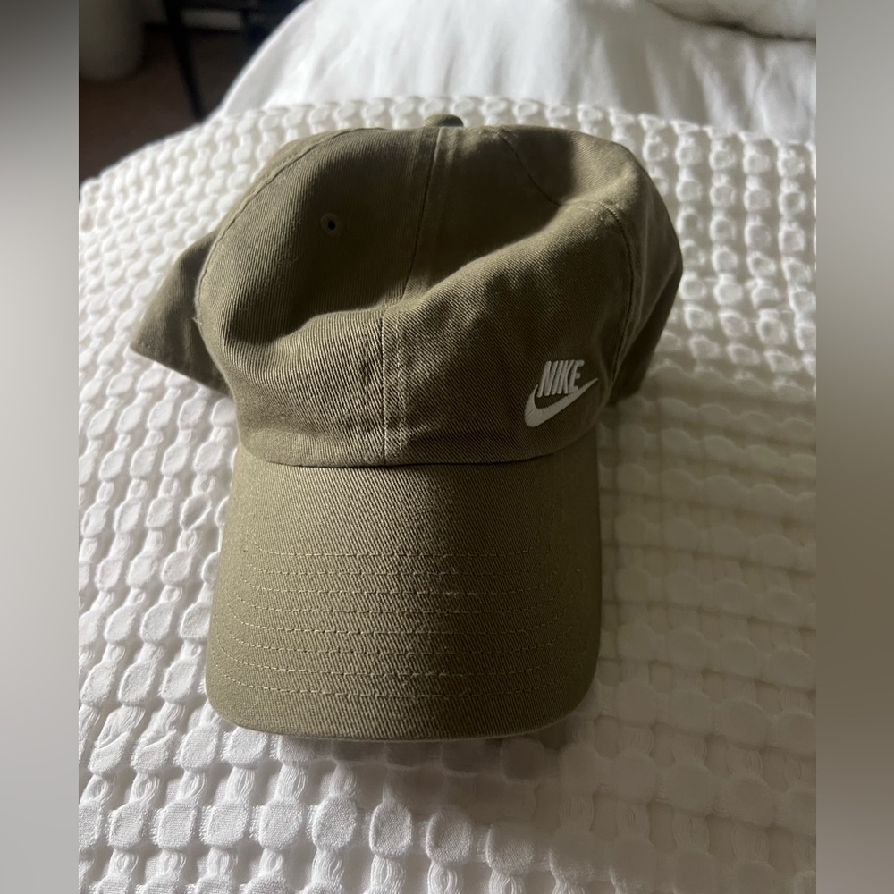 Nike Green and White Hat Casual Accessories
